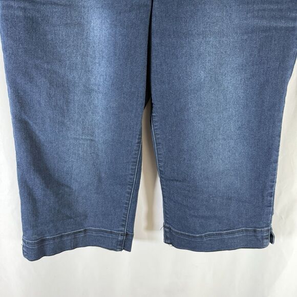 Democracy Ab Solution Jeans Women's 12 Dark Wash Blue Denim Cropped Button Zip - Picture 3 of 9